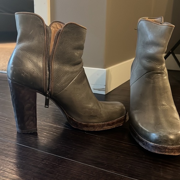 John Fluevog Shoes - Size 10 John Fluevog washed green boots